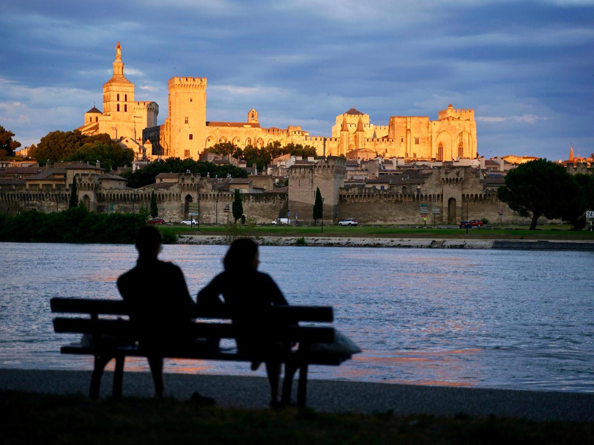Le Petit Avignon - Chambres & Appartement A Deux Pas Du Pont D'Avignon Et Du Palais Des Papes Eksteriør bilde