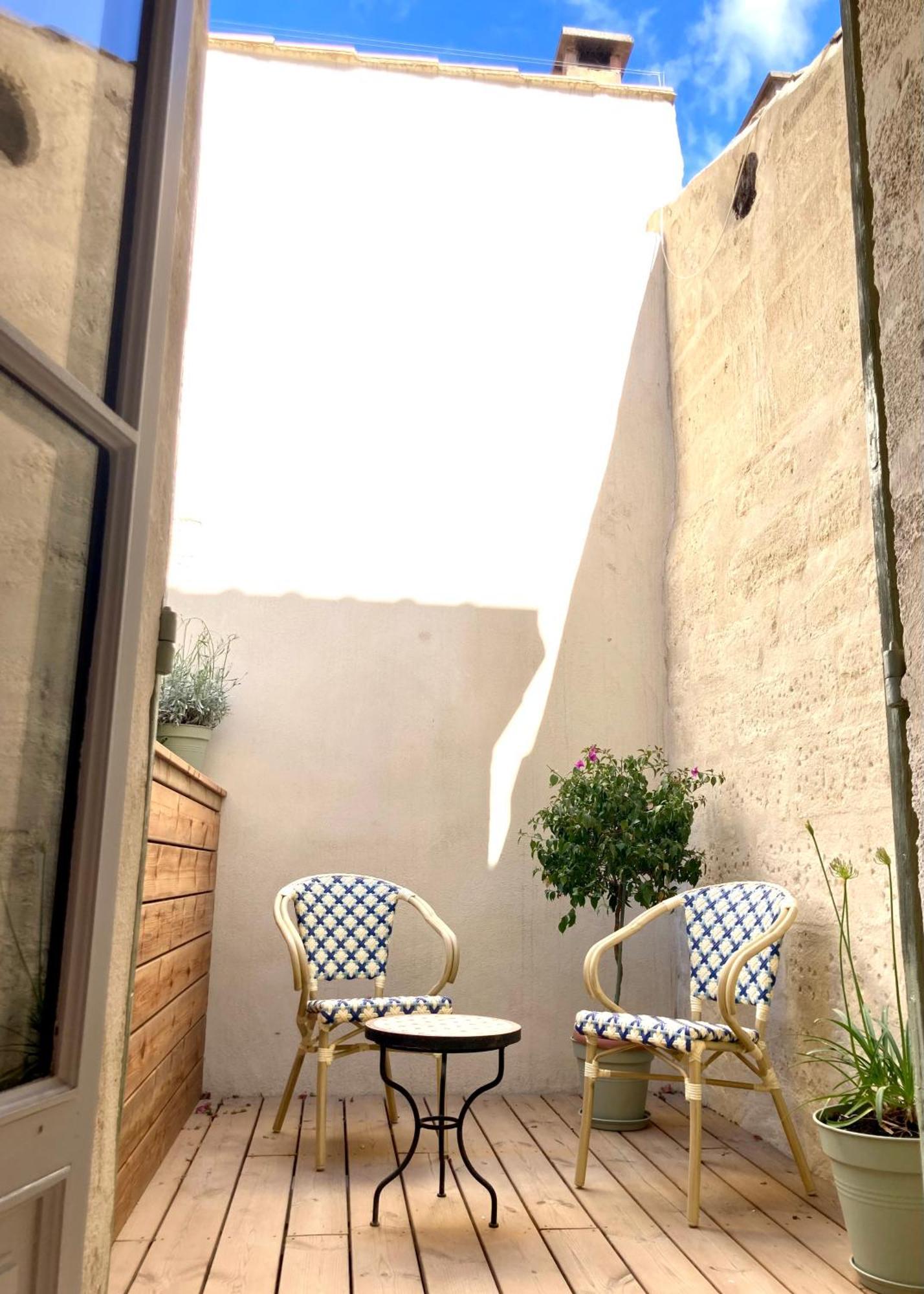 Le Petit Avignon - Chambres & Appartement A Deux Pas Du Pont D'Avignon Et Du Palais Des Papes Rom bilde